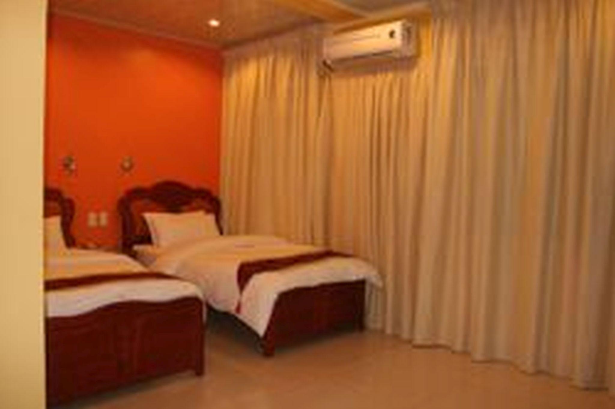 A&A Plaza Hotel Puerto Princesa Екстериор снимка