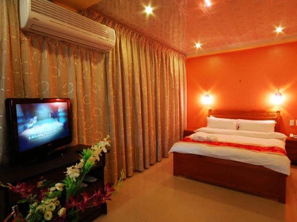 A&A Plaza Hotel Puerto Princesa Екстериор снимка