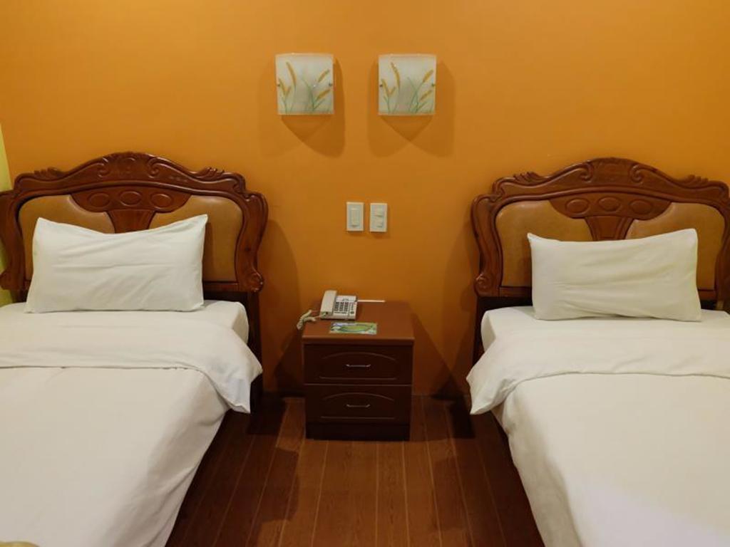 A&A Plaza Hotel Puerto Princesa Екстериор снимка