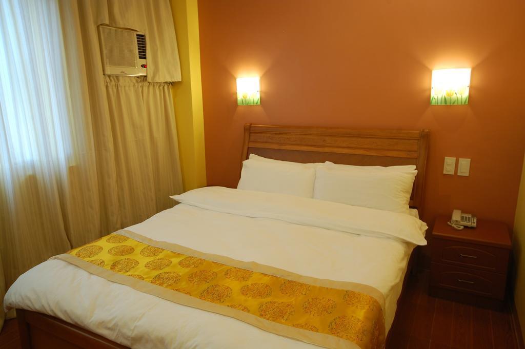 A&A Plaza Hotel Puerto Princesa Екстериор снимка