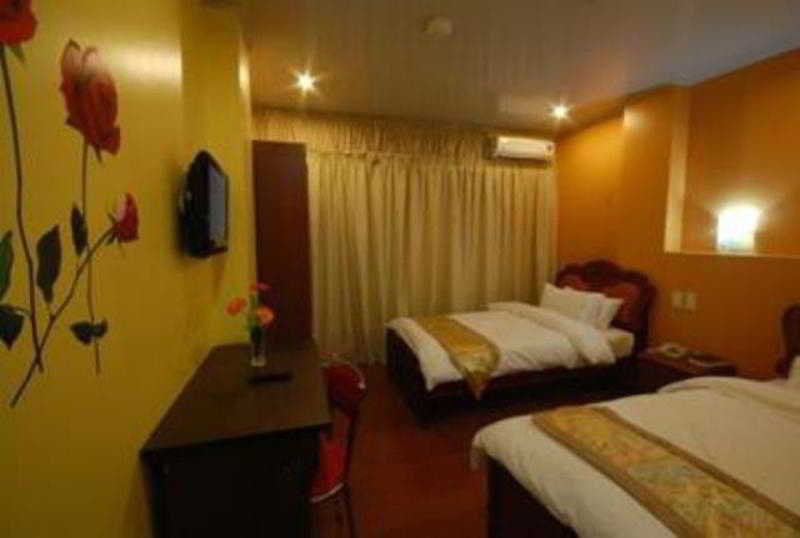 A&A Plaza Hotel Puerto Princesa Екстериор снимка