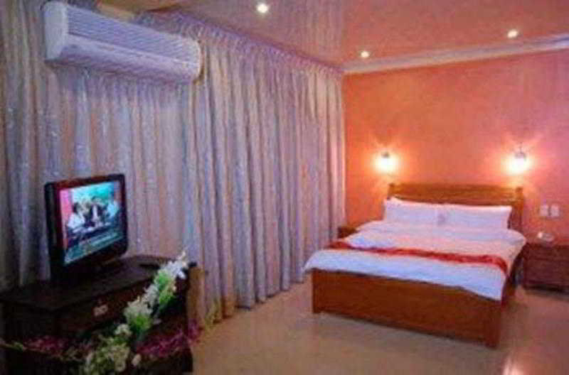 A&A Plaza Hotel Puerto Princesa Екстериор снимка