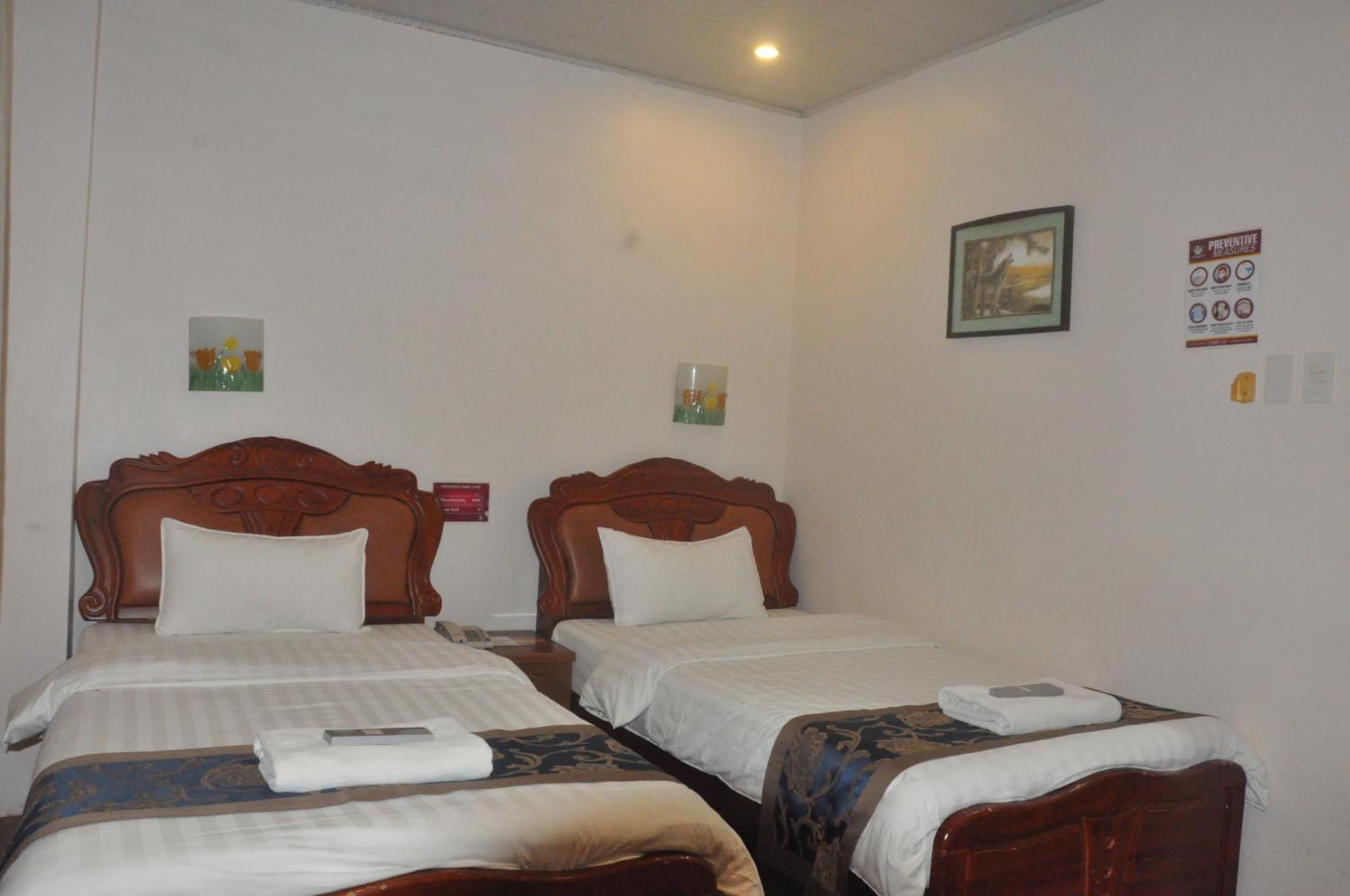 A&A Plaza Hotel Puerto Princesa Екстериор снимка