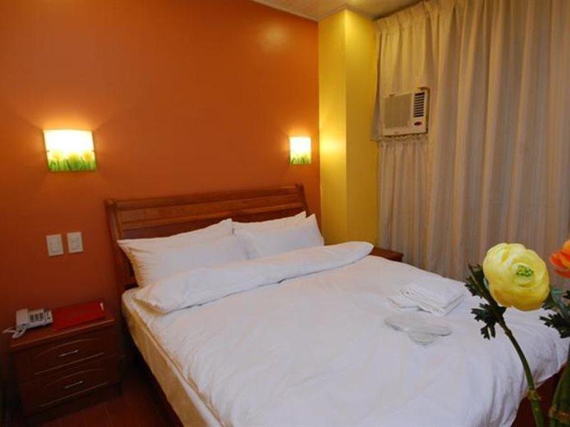 A&A Plaza Hotel Puerto Princesa Екстериор снимка